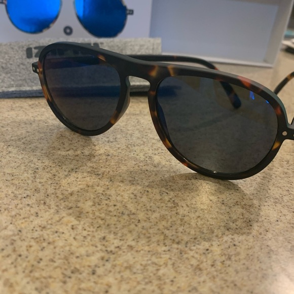 IZIPIZI Sunglasses aviator NWT and box - Picture 8 of 8